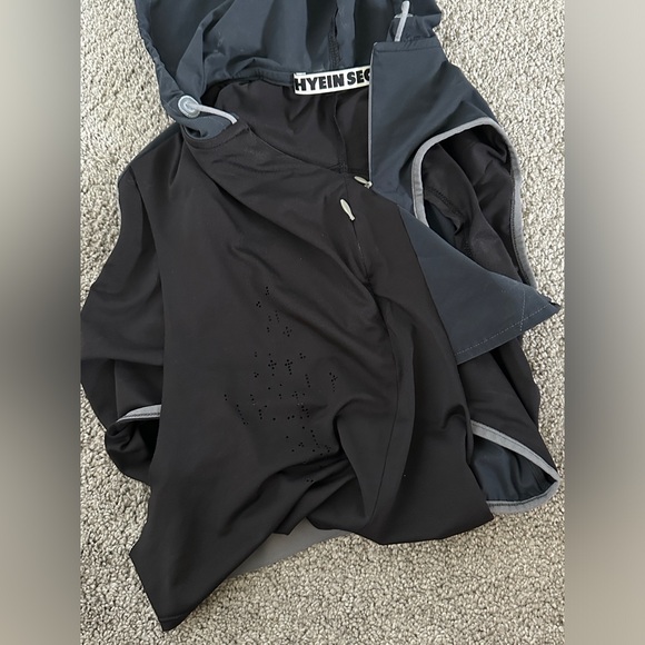 Hyein seo tank top - Picture 3 of 4